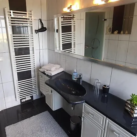 民宿 Gemuetliches Doppelzimmer